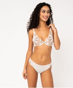 Soutien-gorge corbeille forme foulard en dentelle